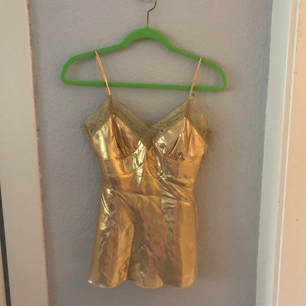 ⬇️ Trina Turk Silk Top